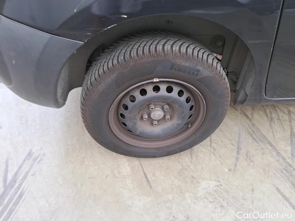  Nissan  NV200 NISSAN NV250 / 2019 / 4P / furgón 2pl 1.5dCi 70 kW (95CV) L1H1 ÓPTIMA #64