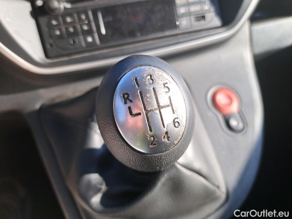  Nissan  NV200 NISSAN NV250 / 2019 / 4P / furgón 2pl 1.5dCi 70 kW (95CV) L1H1 ÓPTIMA #77