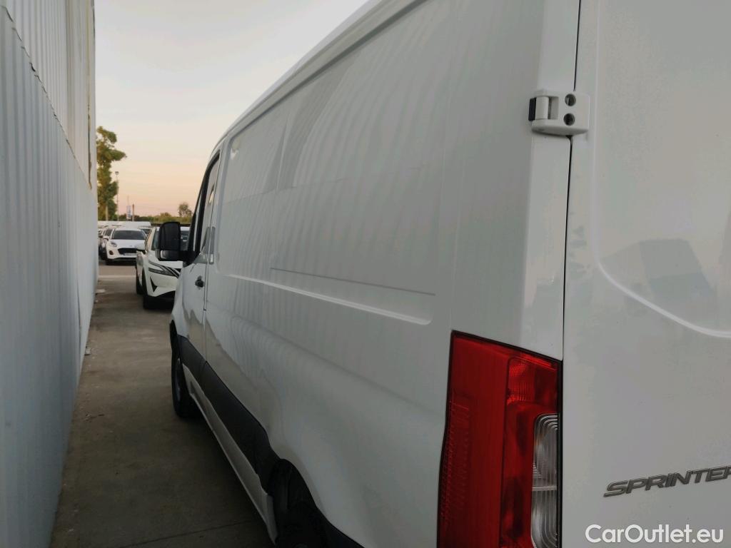  Mercedes  Sprinter  III RWD/AWD 311/315/317 CDI RWD L1 (907.631) 2.0 170CV MT6 E6dT #15