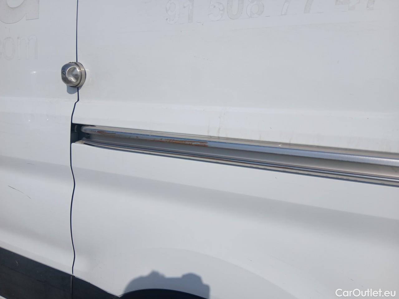  Ford  Transit FORD  / 2013 / 4P / furgón 350 96kW L2H2 Van Trend FWD MHEV #24