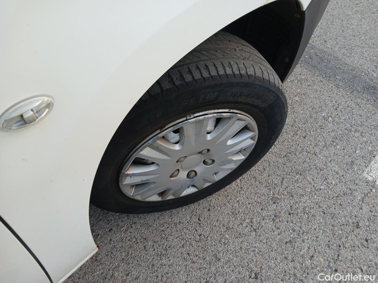  Citroen  Berlingo  Combi Live M 1.5 BlueHDi 100CV MT5 E6dT #11