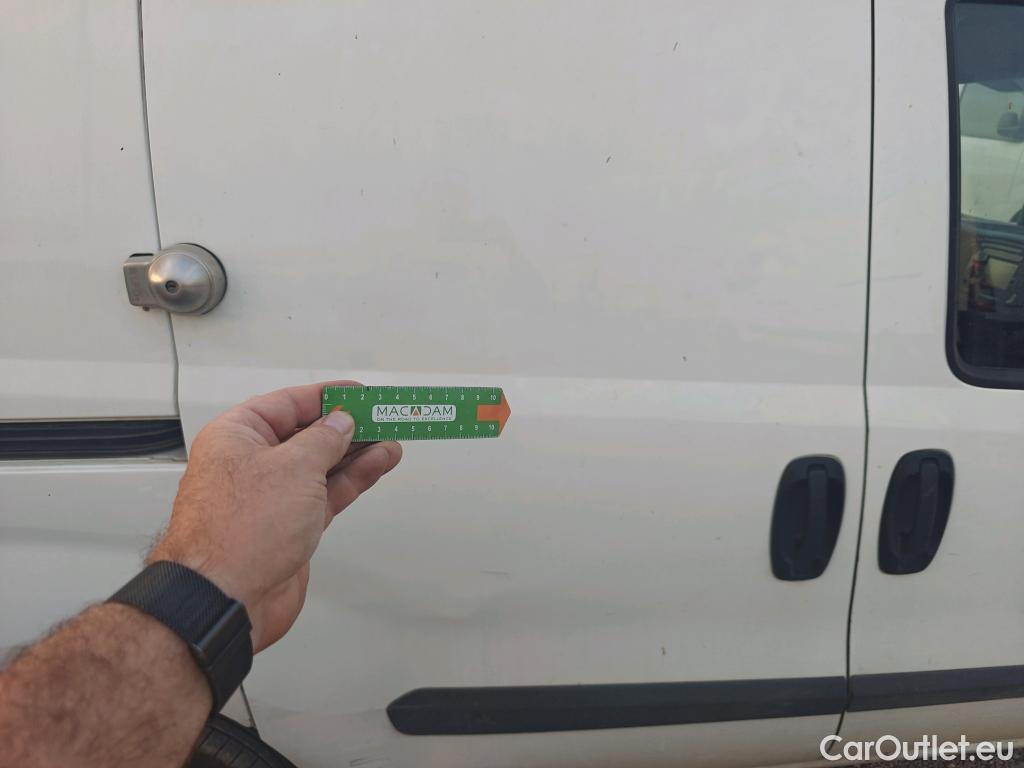  Fiat  Doblo FIAT Doblò Cargo/2015/4P/furgón derivado de turismo Cargo SX 1.3 Mjet 70 kW (95 CV) #8