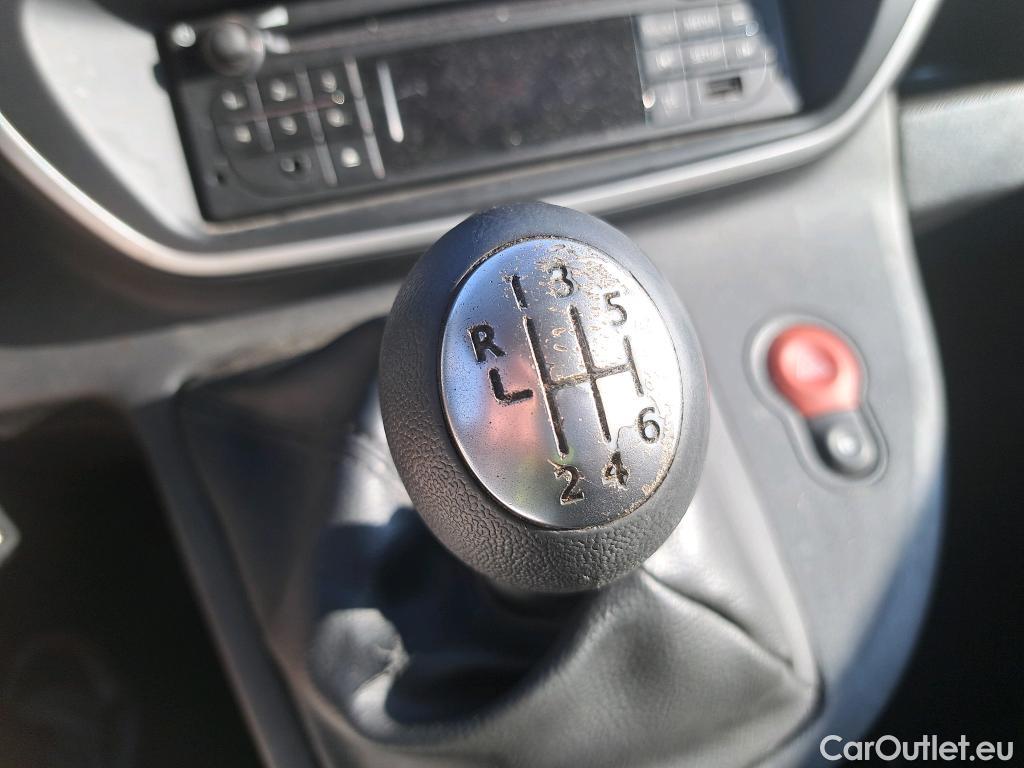  Nissan  NV200 NISSAN NV250 / 2019 / 4P / furgón 2pl 1.5dCi 70 kW (95CV) L1H1 ÓPTIMA #76