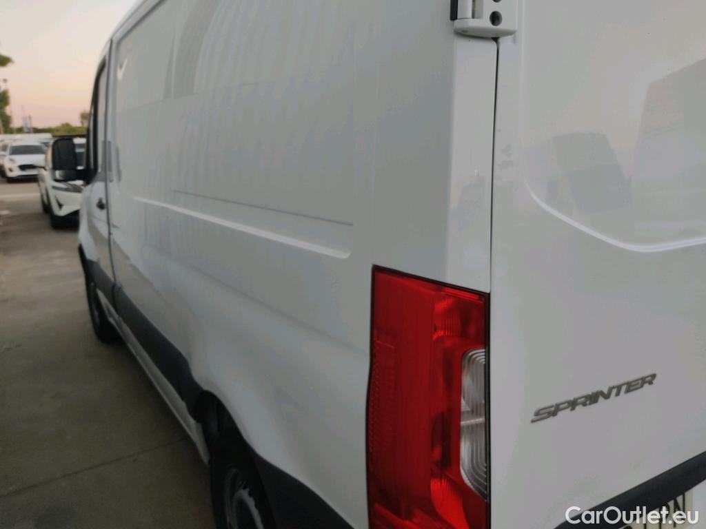  Mercedes  Sprinter  III RWD/AWD 311/315/317 CDI RWD L1 (907.631) 2.0 170CV MT6 E6dT #1