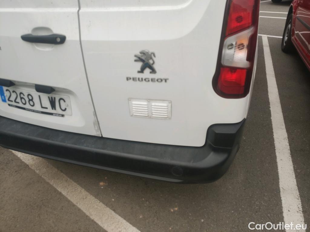  Peugeot  Partner PEUGEOT  / 2018 / 4P / furgón derivado de turismo Premium Long 1000kg BlueHDi 73kW #32
