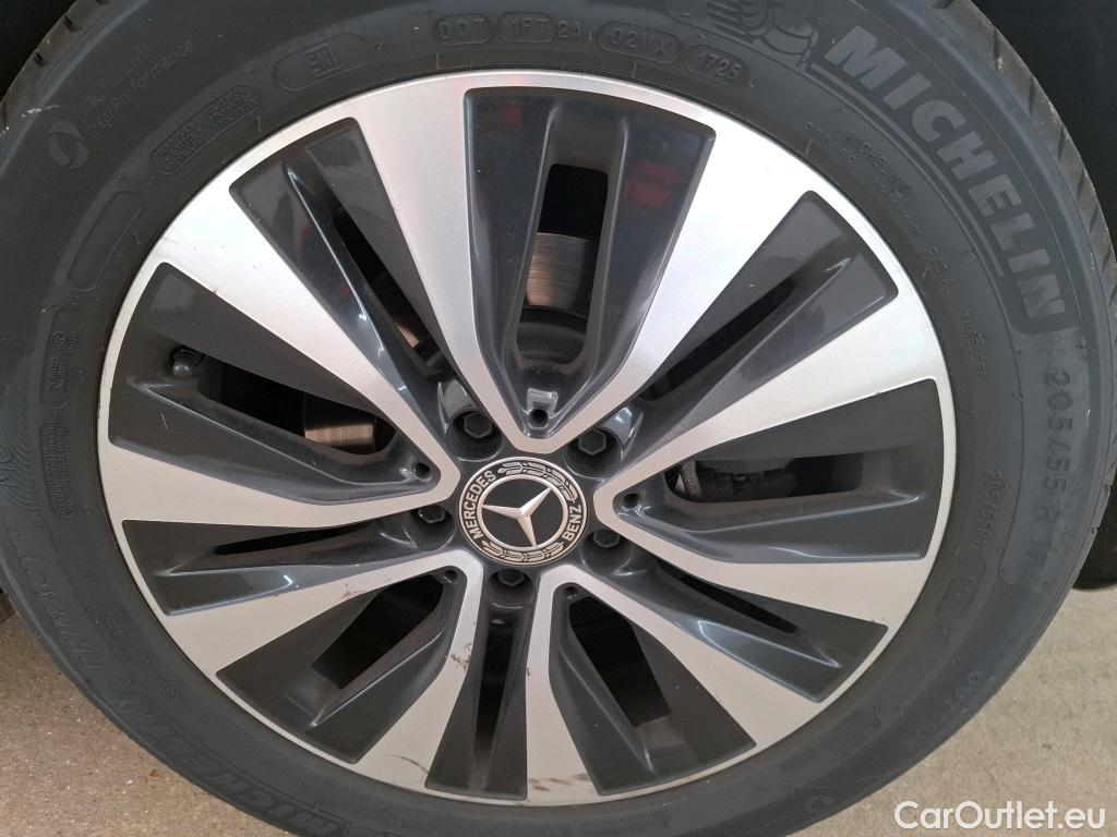  Mercedes  A-Klasse MERCEDES-BENZ Classe A Berline / 2018 / 4P / Berline A 200 Business Line 7G-DCT #11