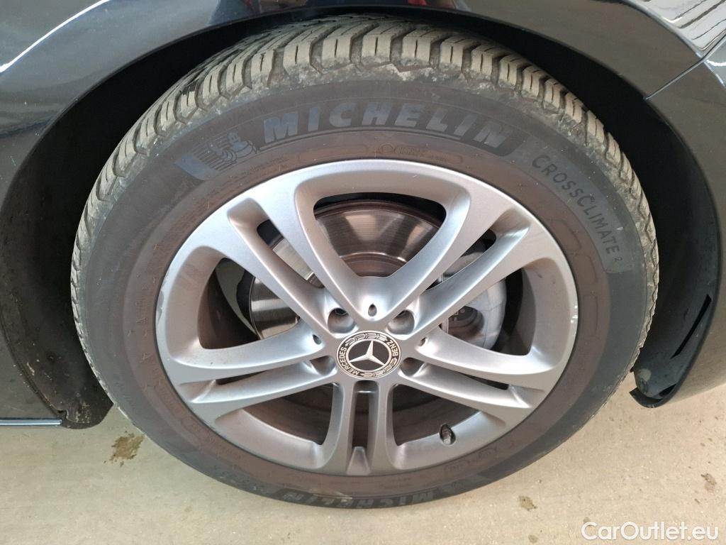  Mercedes  A-Klasse MERCEDES-BENZ Classe A Compact / 2018 / 5P / Berline A 180 d Business Line #37