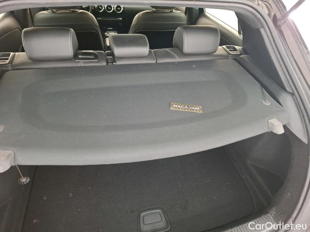  Mercedes  A-Klasse MERCEDES-BENZ Classe A Compact / 2018 / 5P / Berline A 180 d Business Line #1