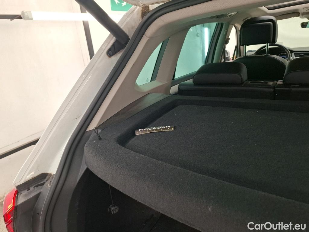  Volkswagen  Tiguan VOLKSWAGEN  / 2016 / 5P / SUV 2.0 TDI 150 DSG7 Confortline Business #5