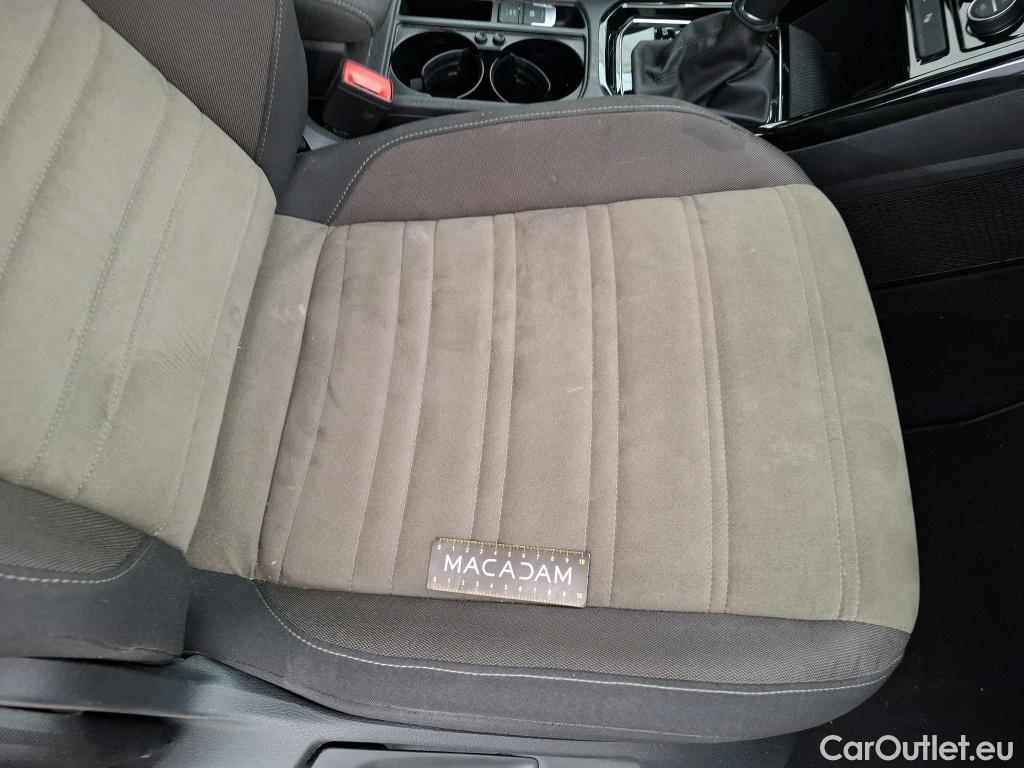  Volkswagen  Touran VOLKSWAGEN  5p Monovolume 2.0 TDI 150 DSG6 Carat BMT 7 places #63