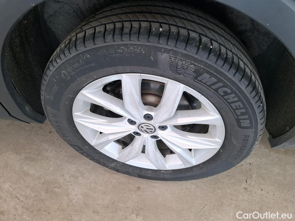  Volkswagen  Tiguan VOLKSWAGEN  Allspace / 2017 / 5P / SUV 2.0 TDI 150 DSG7 Carat #13