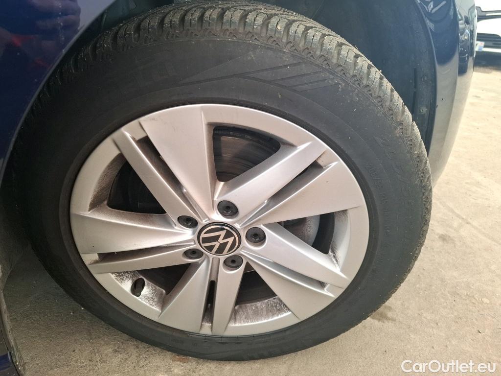  Volkswagen  Golf  VOLKSWAGEN / 2020 / 5P / Berline 2.0 TDI SCR 150 DSG7 Life Busi 1st #19