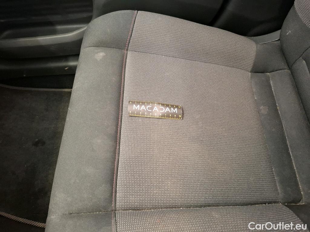  Citroen  C4 Cactus  Live Société 1.5 BlueHDi 100CV BVM6 E6dT #35