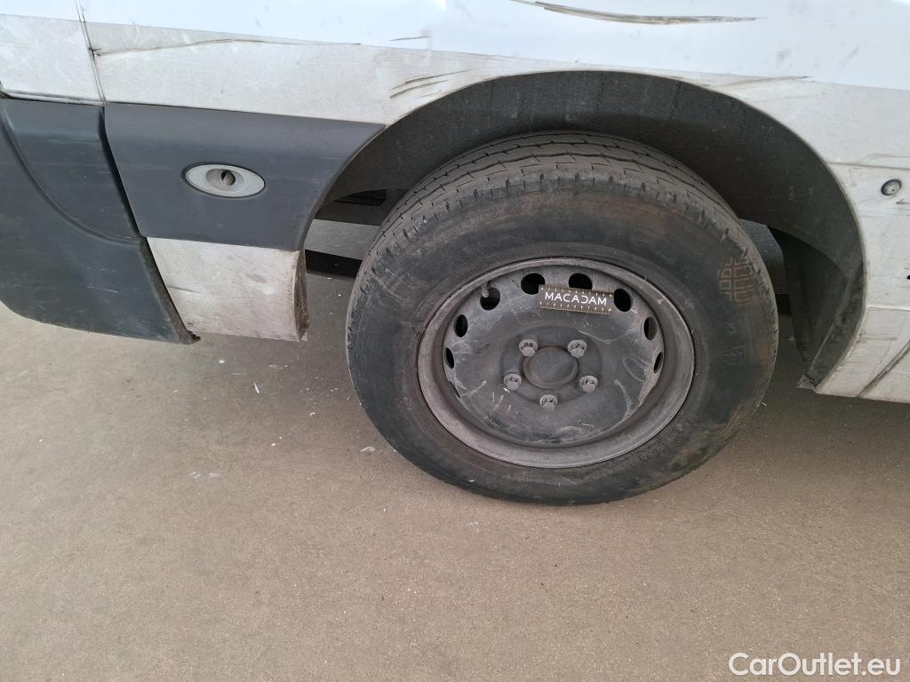  Nissan  NV400 NISSAN  VU 4p Fourgon L3H2 2.3 DCI TT 170 S/S 3500 N-Connecta #95