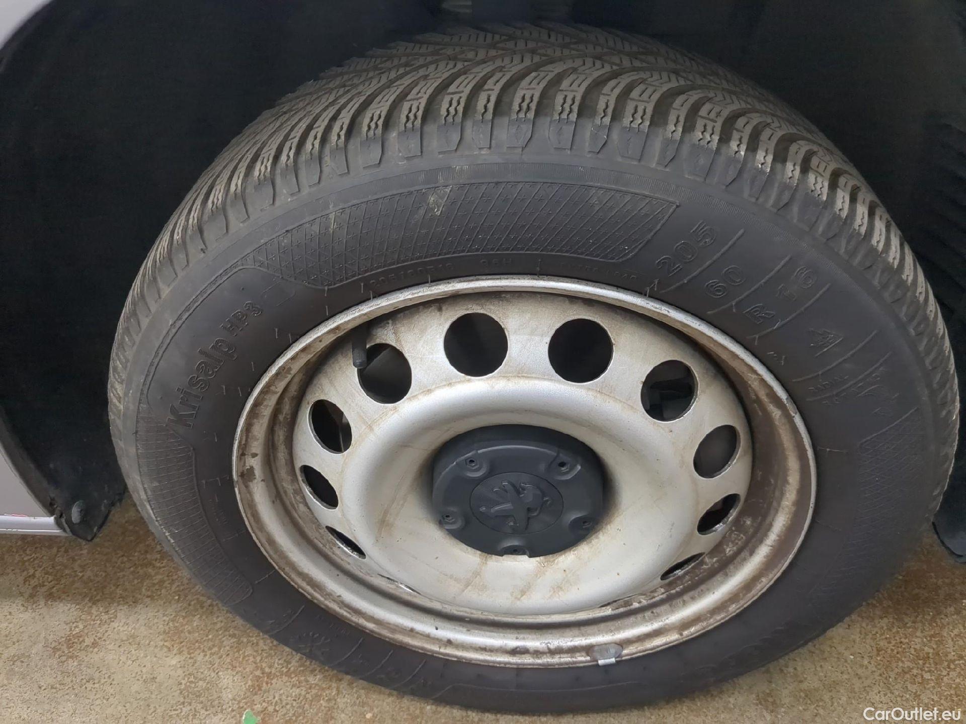  Peugeot  Partner  Asphalt L1 1.5 HDi 130CV BVA8 E6dT #4