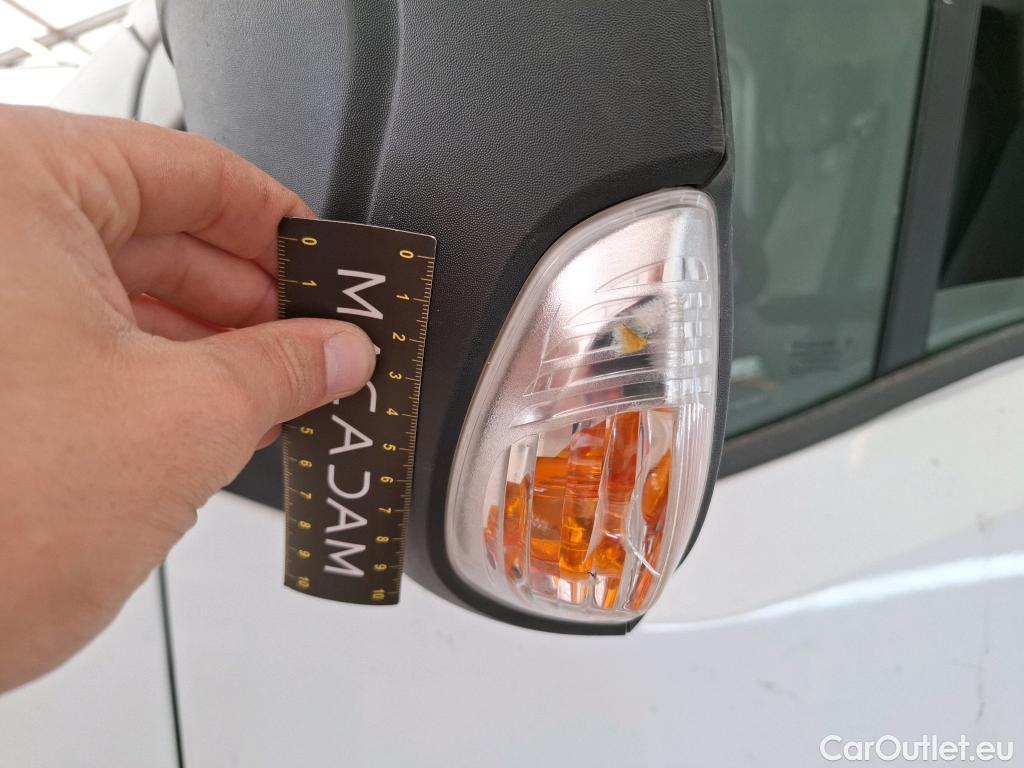  Nissan  NV400 NISSAN  VU 4p Fourgon L3H2 2.3 DCI TT 170 S/S 3500 N-Connecta #82