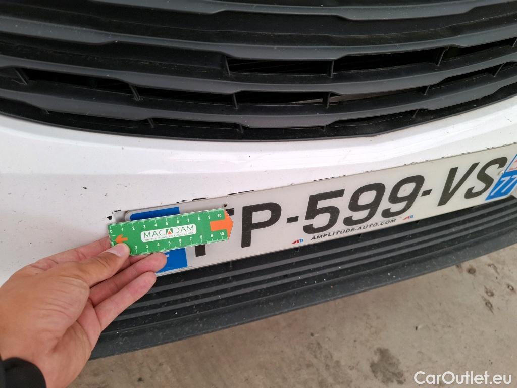  Opel  Combo OPEL  / 2018 / 4P / Fourgonnette 1.5 diesel 100chL1H1/stand CARGO PACK C #27