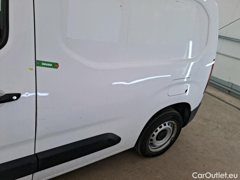  Opel  Combo OPEL  / 2018 / 4P / Fourgonnette 1.5 diesel 100chL1H1/stand CARGO PACK C #10