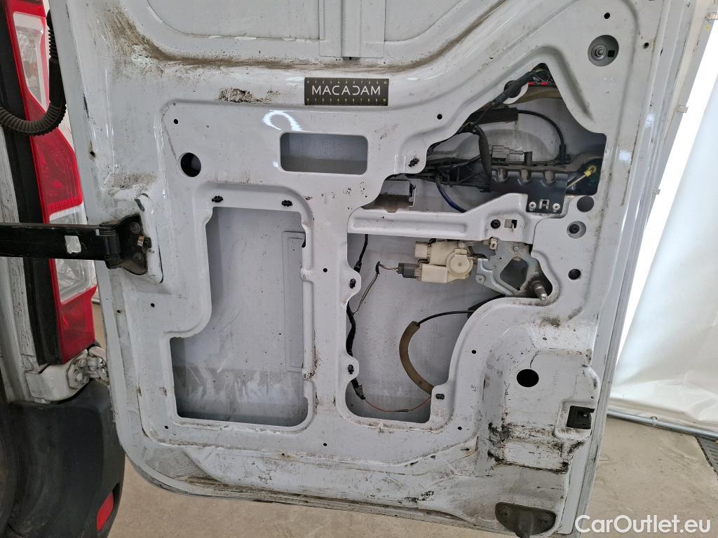  Nissan  NV400 NISSAN  VU 4p Fourgon L3H2 2.3 DCI TT 170 S/S 3500 N-Connecta #93