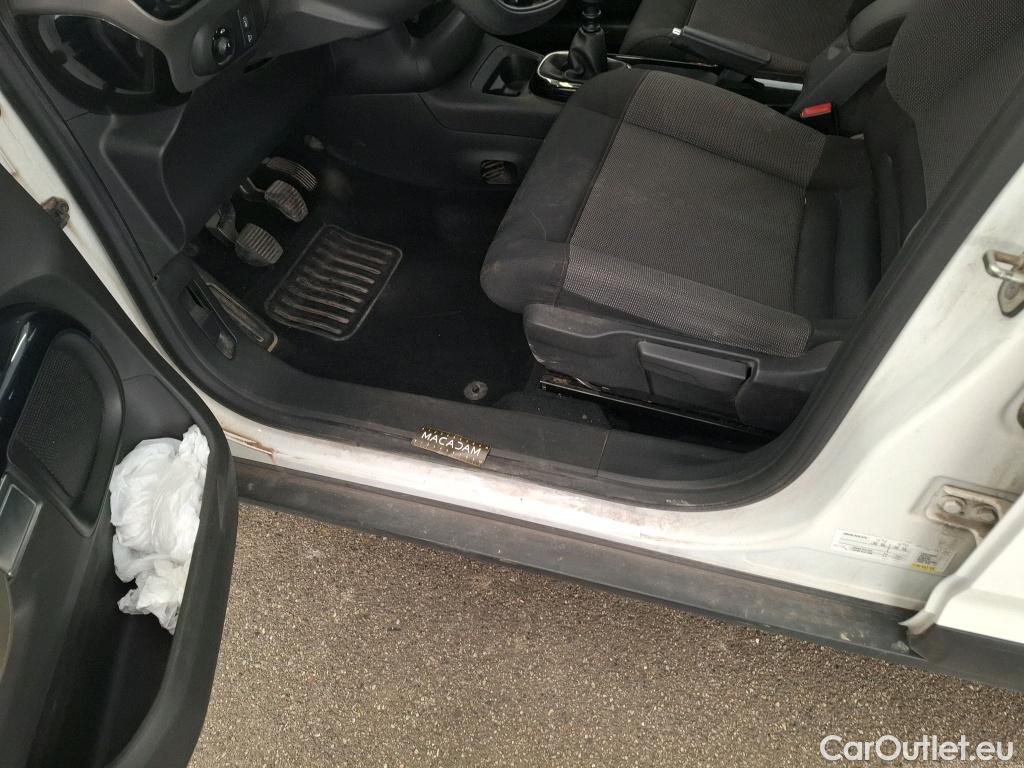  Citroen  C4 Cactus  Live Société 1.5 BlueHDi 100CV BVM6 E6dT #17