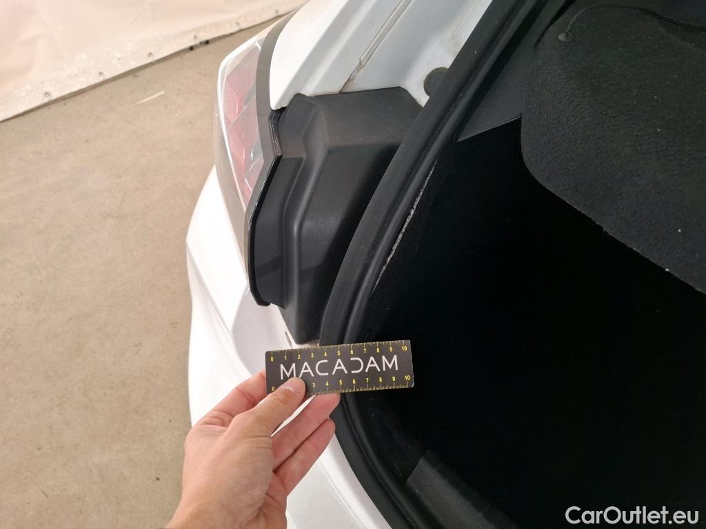  Peugeot  208  Premium 1.5 HDi 100CV BVM6 E6d #44