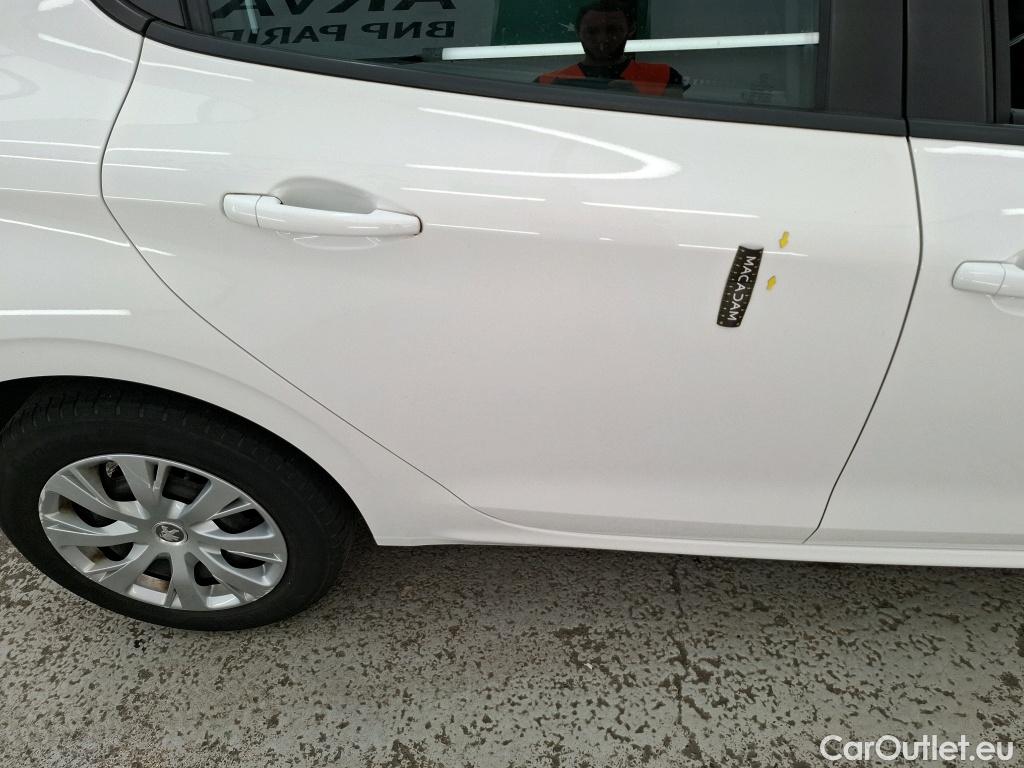  Peugeot  208  Affaire Premium Pack 1.5 HDi 100CV BVM5 E6dT #4