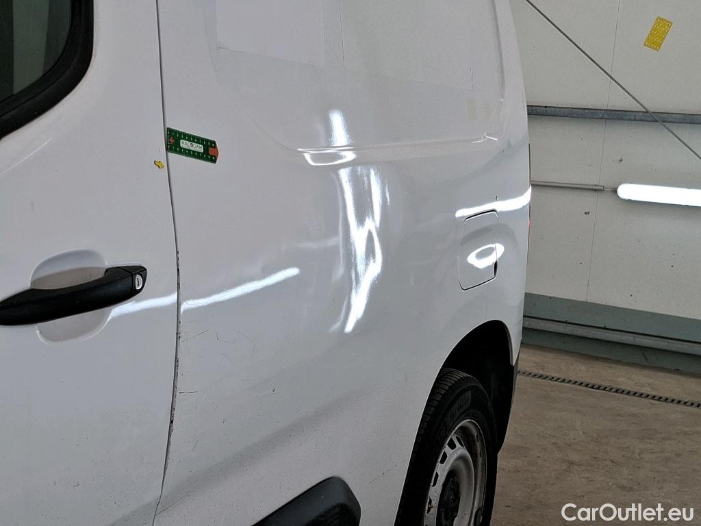  Opel  Combo OPEL  / 2018 / 4P / Fourgonnette 1.5 diesel 100chL1H1/stand CARGO PACK C #11