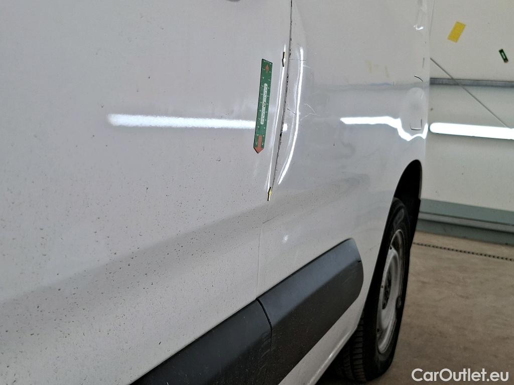  Opel  Combo OPEL  / 2018 / 4P / Fourgonnette 1.5 diesel 100chL1H1/stand CARGO PACK C #17