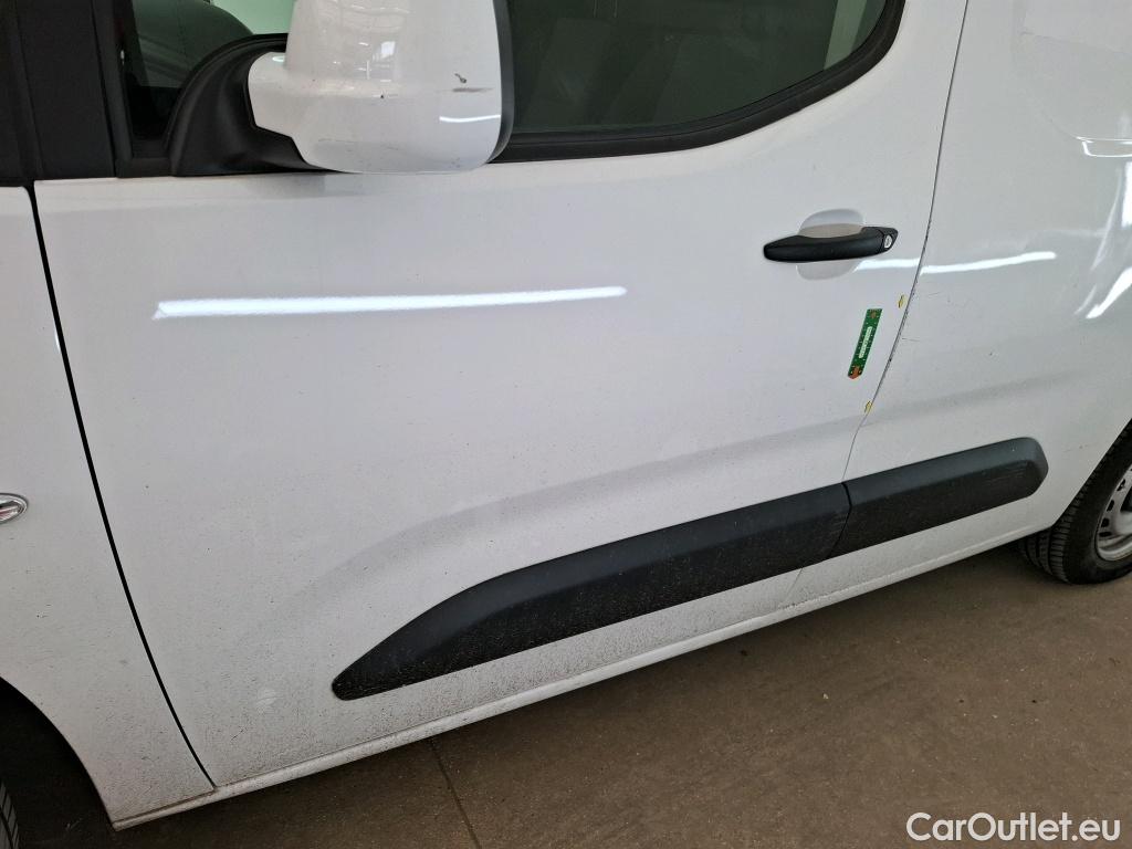  Opel  Combo OPEL  / 2018 / 4P / Fourgonnette 1.5 diesel 100chL1H1/stand CARGO PACK C #16