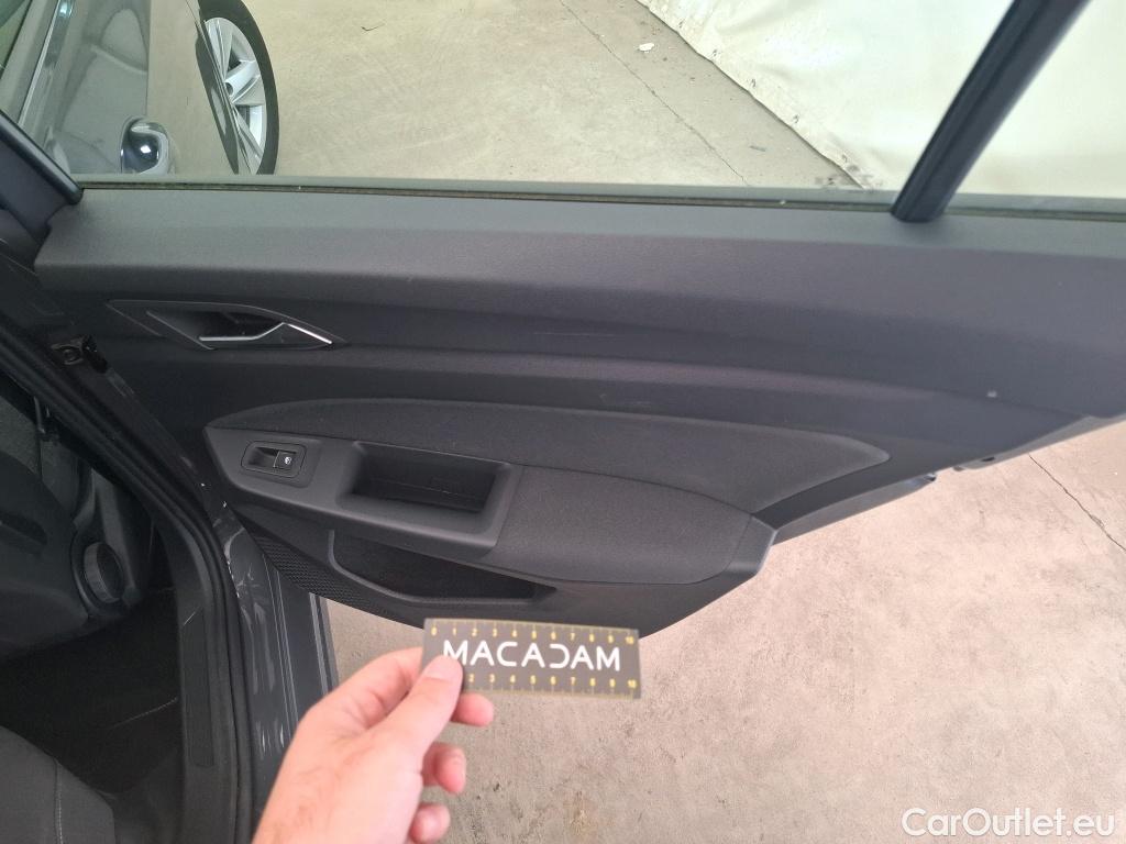  Volkswagen  Golf  VIII Berline Life 1st 2.0 TDI 115CV BVA7 E6d #8