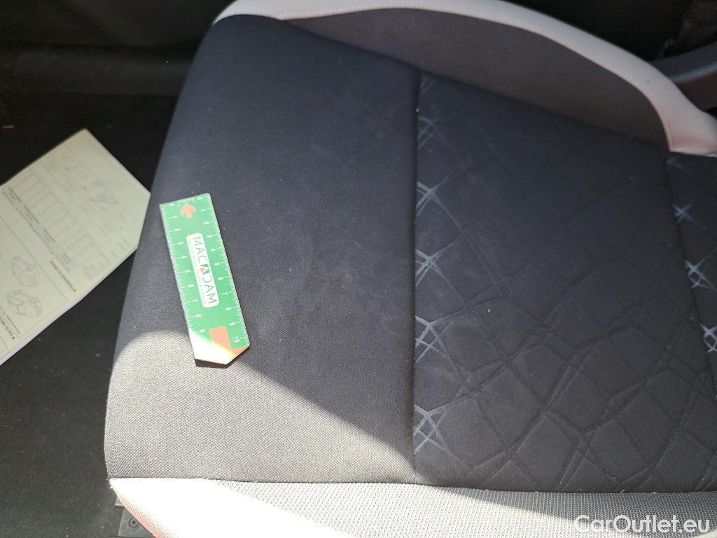  Nissan  Micra NISSAN  5p Berline IG-T 90 Made In France #14