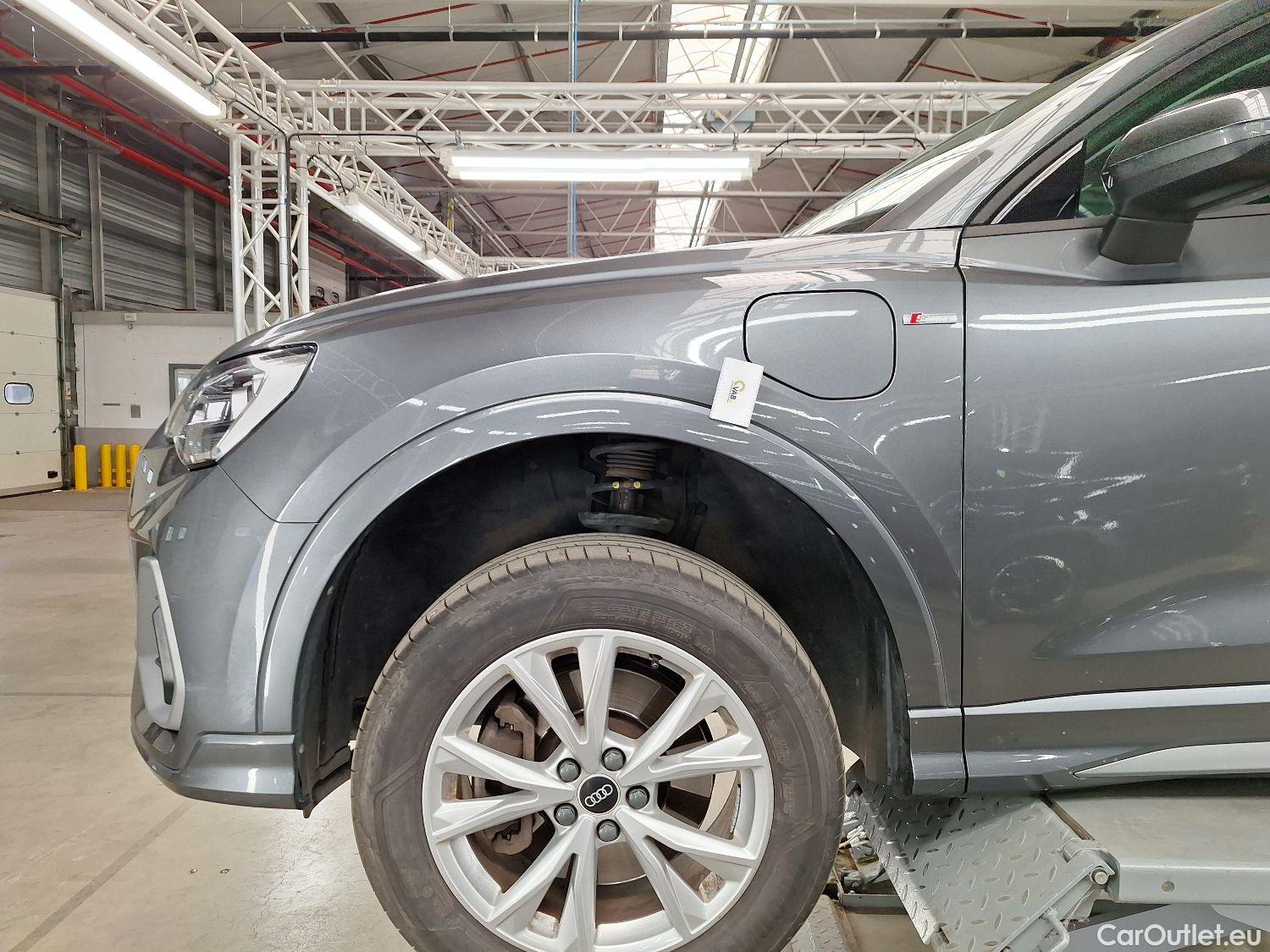  Audi  Q3 Audi,  '18 PHEV, Audi  45 TFSI e S tronic S Line 5d #9