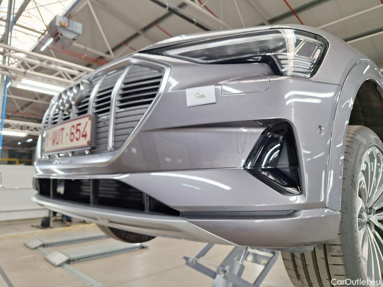  Audi  E-TRON Audi,  '19 BEV, Audi  55 Quattro Advanced 5d #20