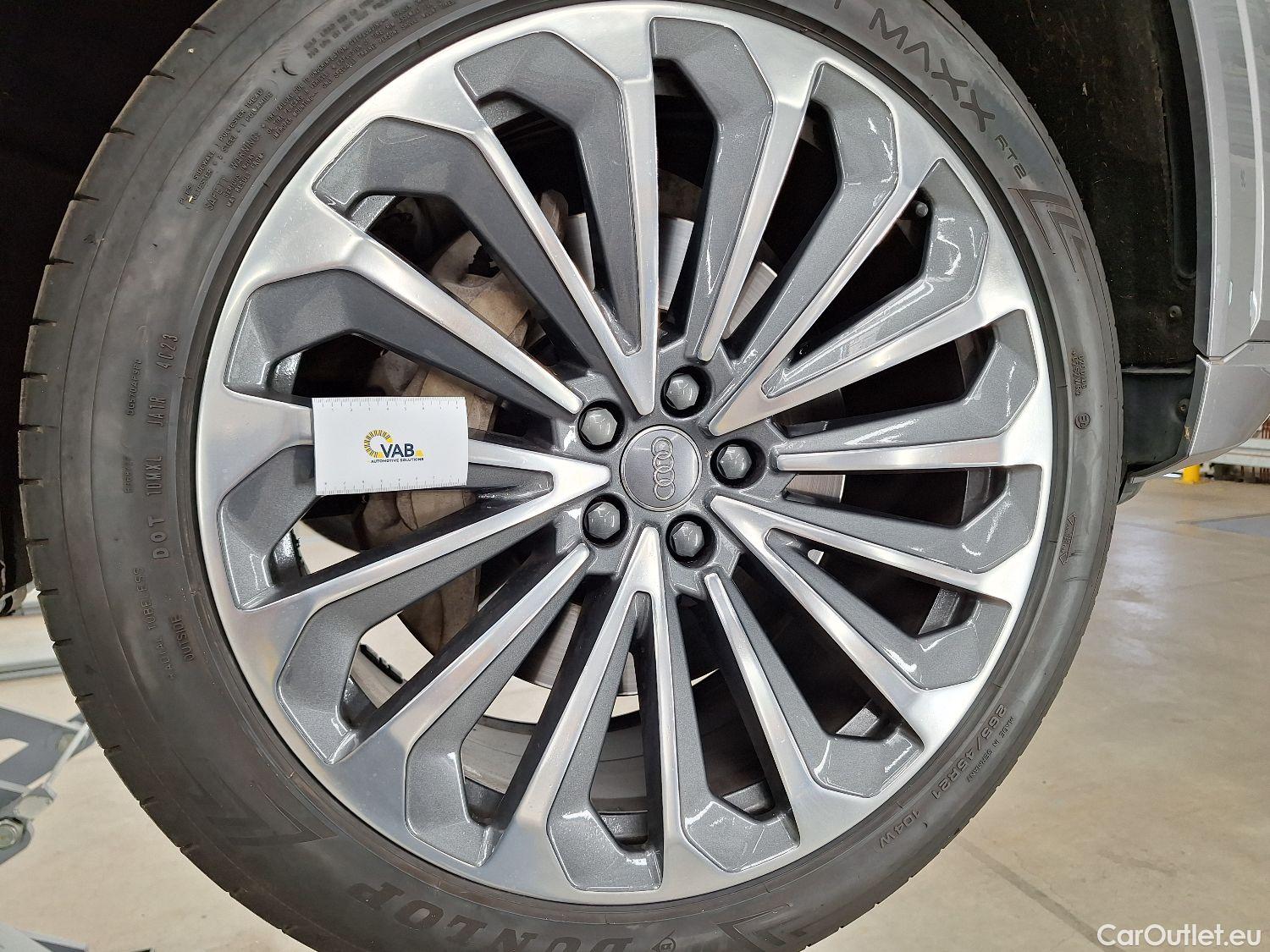  Audi  E-TRON Audi,  '19 BEV, Audi  55 Quattro Advanced 5d #5