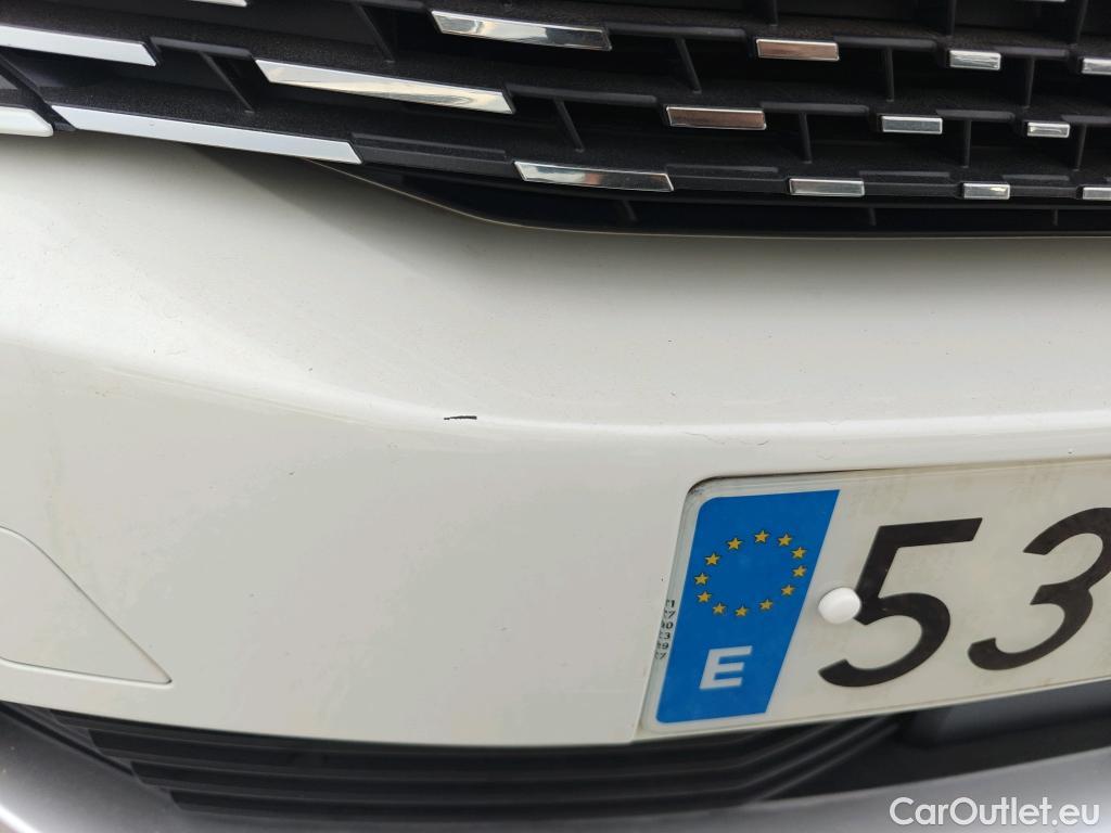  Peugeot  3008 PEUGEOT  / 2020 / 5P / todoterreno 1.5 BlueHDi 96kW (130CV) S&S GT #28