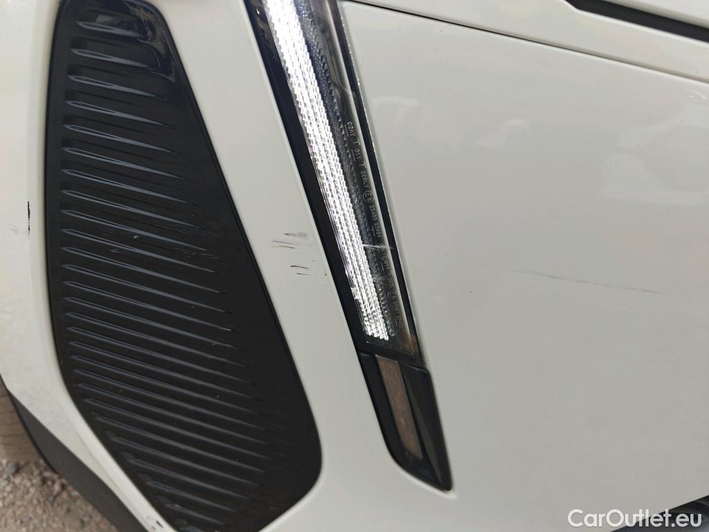  Peugeot  3008 PEUGEOT  / 2020 / 5P / todoterreno 1.5 BlueHDi 96kW (130CV) S&S GT #27