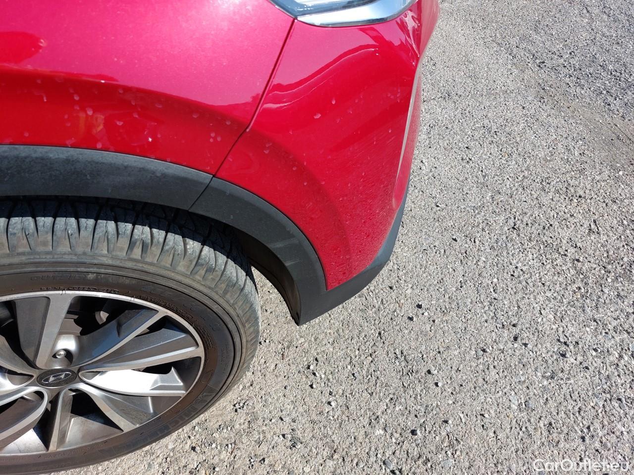  Hyundai  Santa Fe HYUNDAI  / 2018 / 5P / todoterreno 2.2 CRDi Style Auto 4x4 SR #5