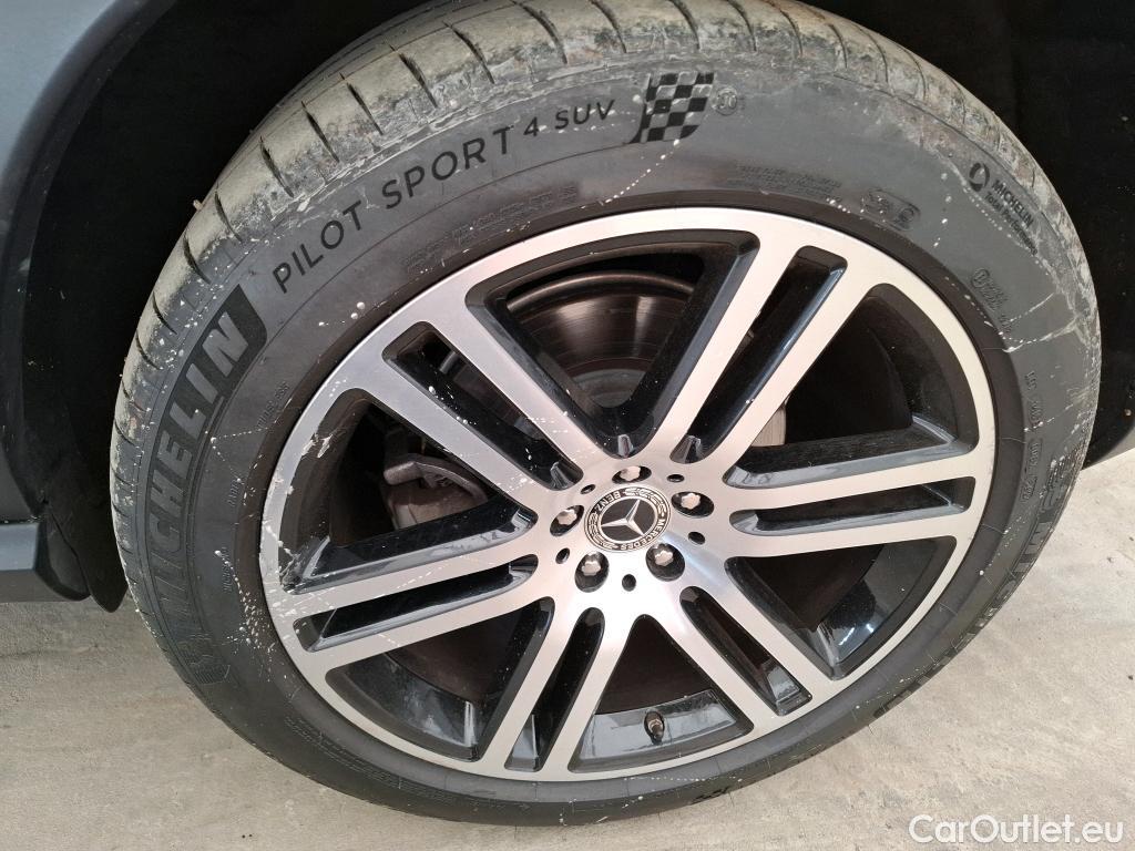  Mercedes  G-Klasee MERCEDES-BENZ GLE / 2020 / 5P / SUV GLE 350 de 4MATIC Avantgarde Line #23