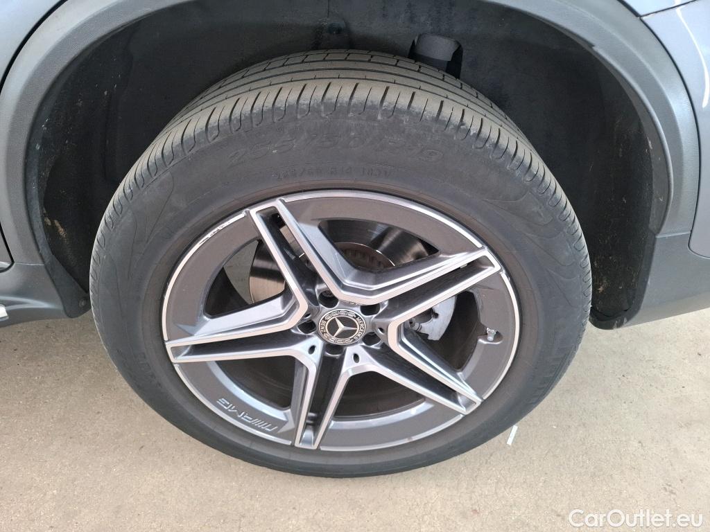  Mercedes  G-Klasee MERCEDES-BENZ GLC Coupe / 2019 / 5P / Coupé 2.0 GLC 300 DE AMG LINE 4MATIC #8