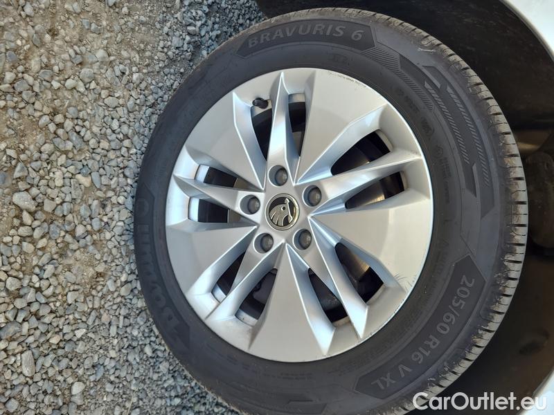  Skoda  Octavia  Combi (NX3)(2020) Oct.Com. 2.0TDI 85 Ambition AT #7