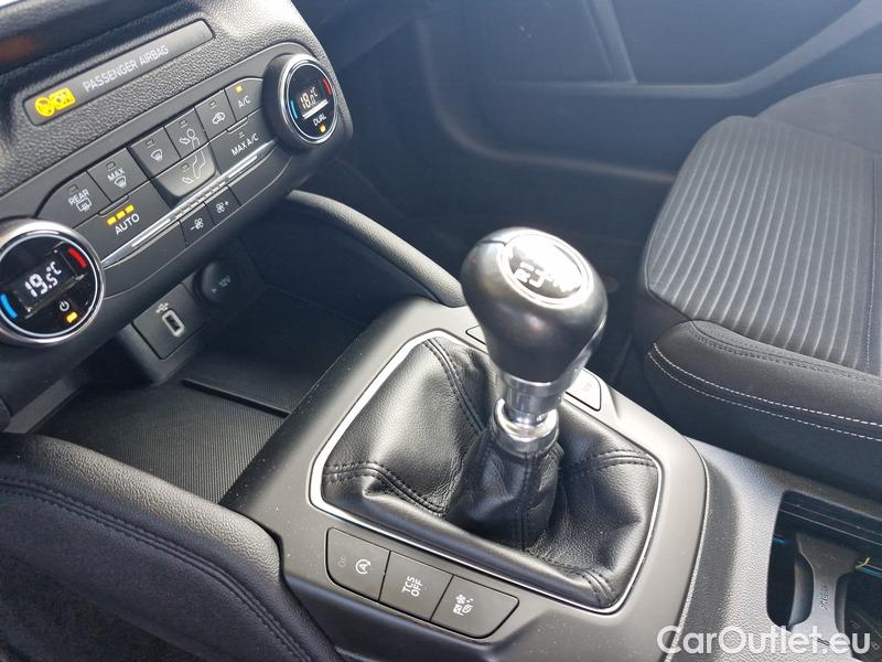  Ford  Focus   (CGE)(2018->)  1.5EBl 120 Titanium #13