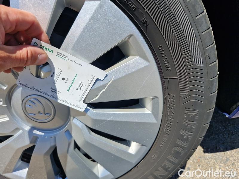  Skoda  Scala  (NW) (2019)  1.0TSI 81 Ambition 5d #6