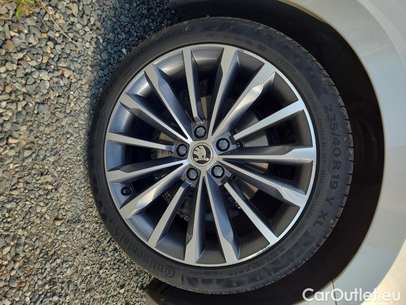 Skoda  Superb  Combi (3V5)(2015) Su.com.2.0TDI 147 4x4 L&K Aut #14