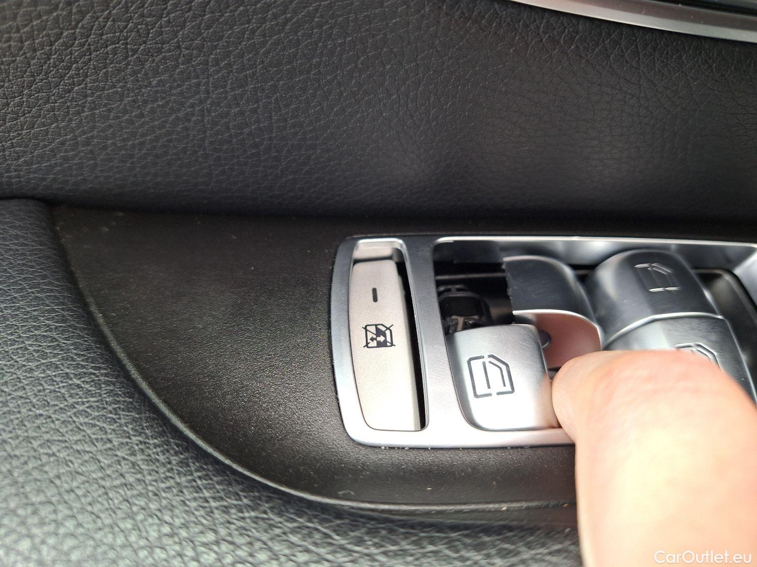  Mercedes  E-Klasse Mercedes, E-Class FL'20, Mercedes-Benz  Berline E 200 d 4d #27