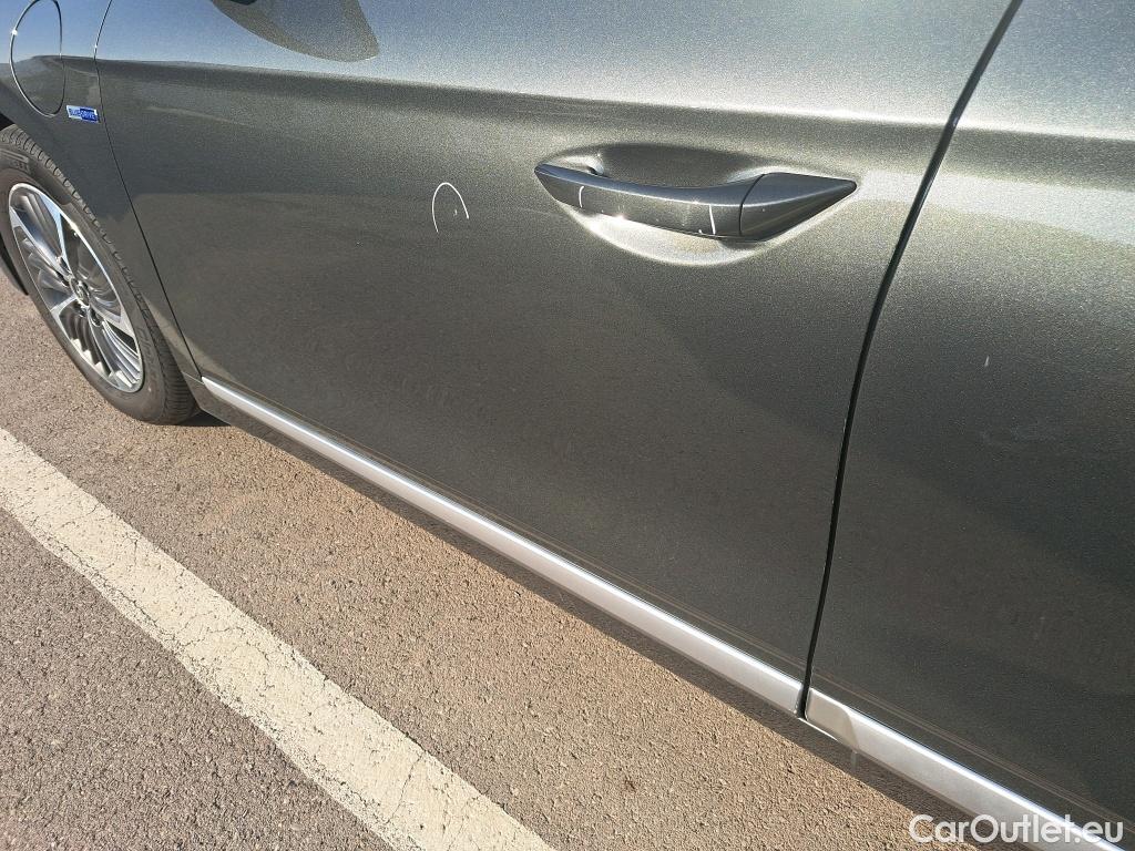  Hyundai   Ioniq HYUNDAI / 2019 / 5P / berlina con portón 1.6 GDI PHEV Klass DCT #35
