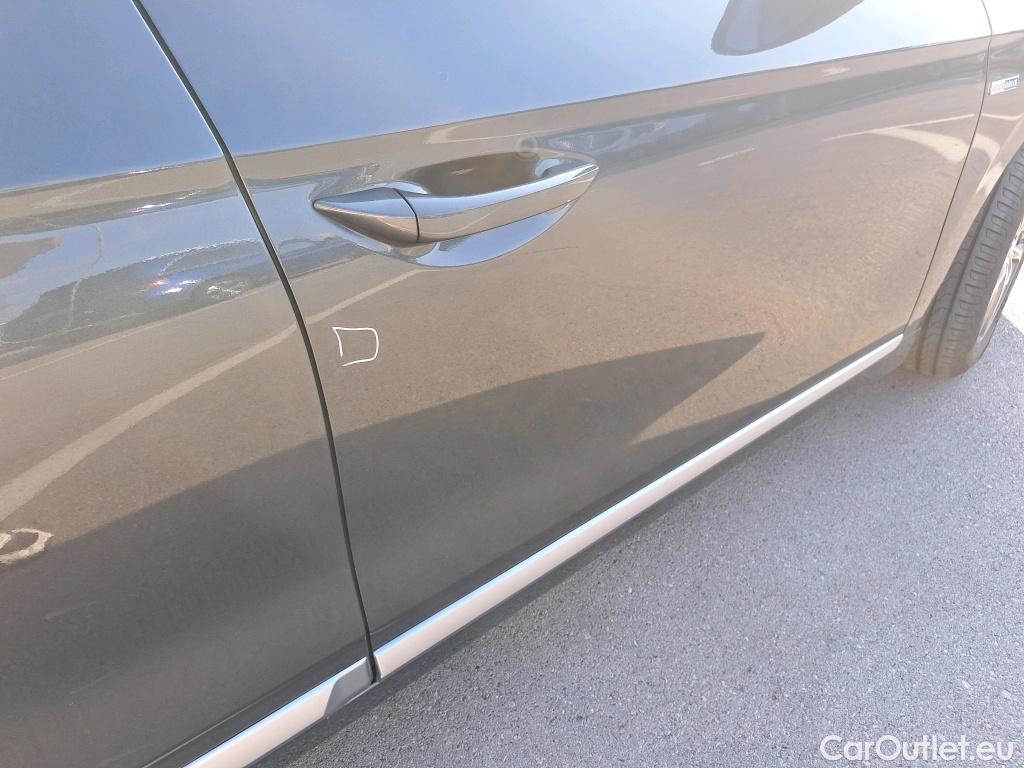  Hyundai   Ioniq HYUNDAI / 2019 / 5P / berlina con portón 1.6 GDI PHEV Klass DCT #37