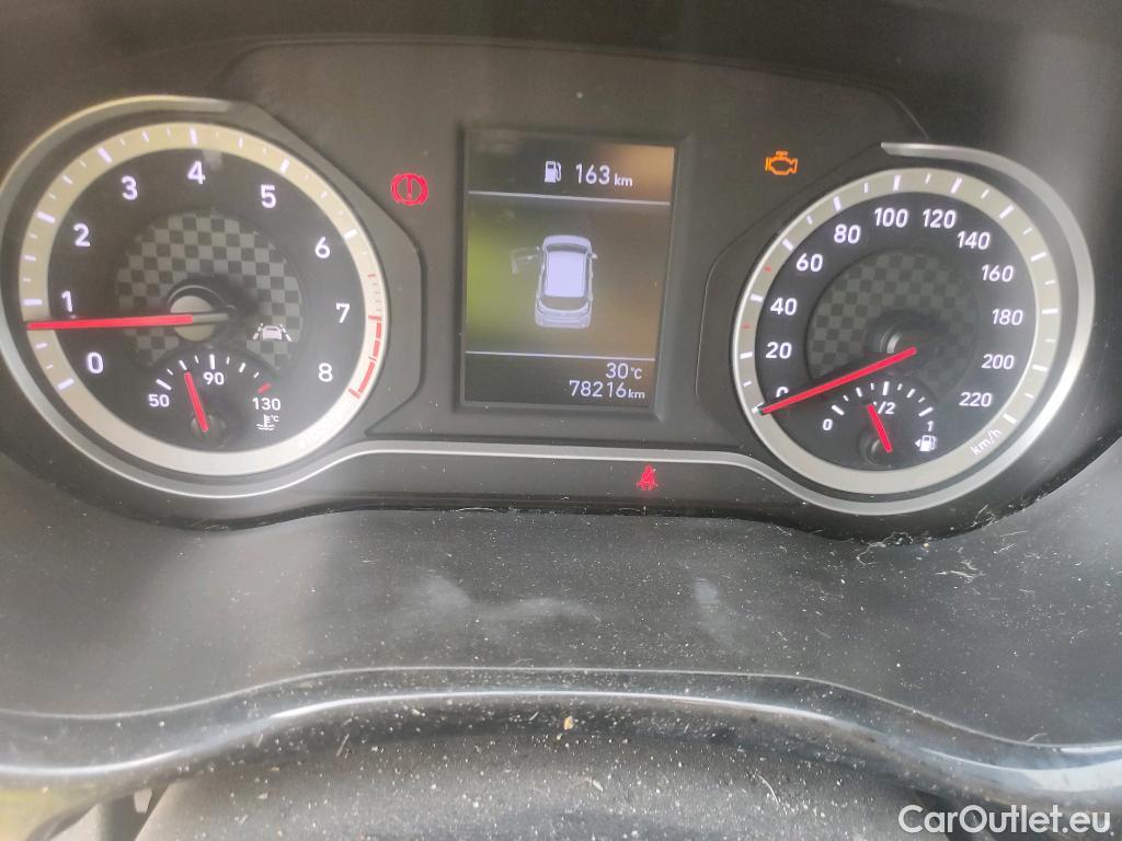  Hyundai  i10 HYUNDAI  / 2020 / 5P / berlina con portón 1.0 Klass #38