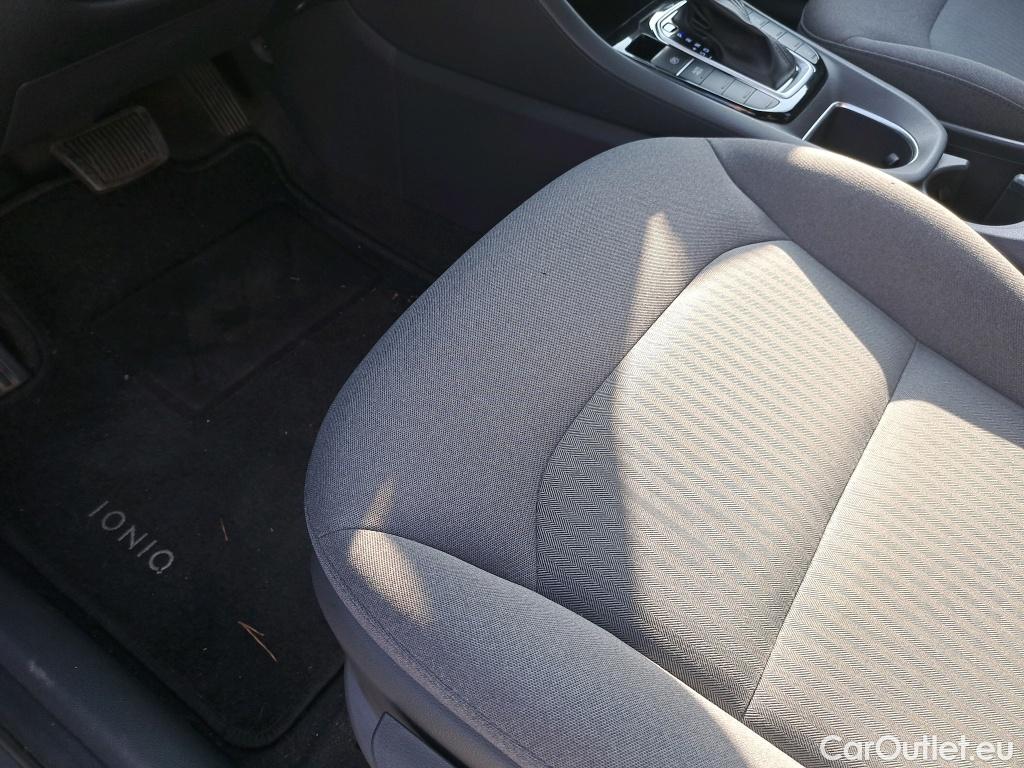  Hyundai   Ioniq HYUNDAI / 2019 / 5P / berlina con portón 1.6 GDI PHEV Klass DCT #11