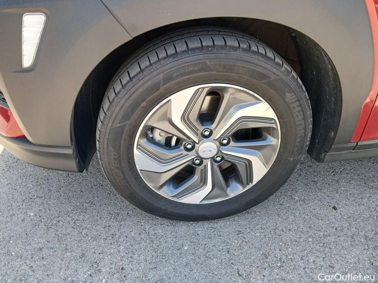  Hyundai  Konna HYUNDAI Kona / 2017 / 5P / todoterreno 1.6 GDI HEV Klass DCT #2