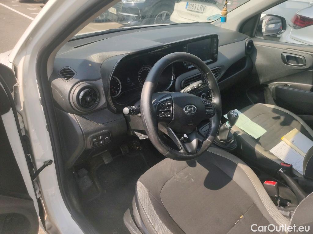  Hyundai  i10 HYUNDAI  / 2020 / 5P / berlina con portón 1.0 Klass #26